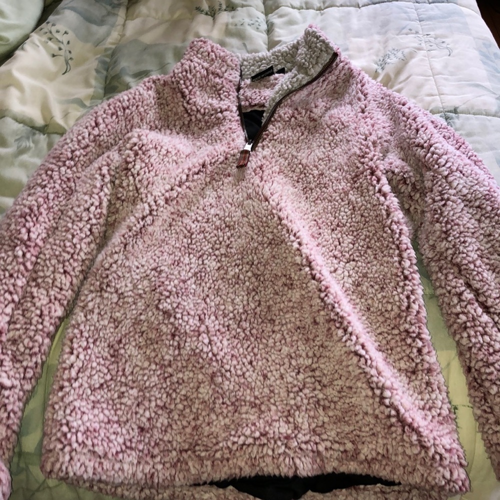 Women’s pink three-quarter fleece zip up